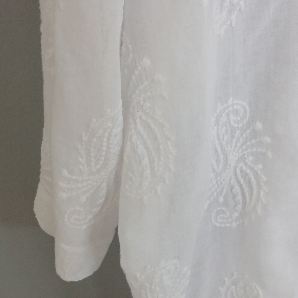 Alfred Dunner White Embroidered Women's Top sz 14P. FL - Picture 4 of 4